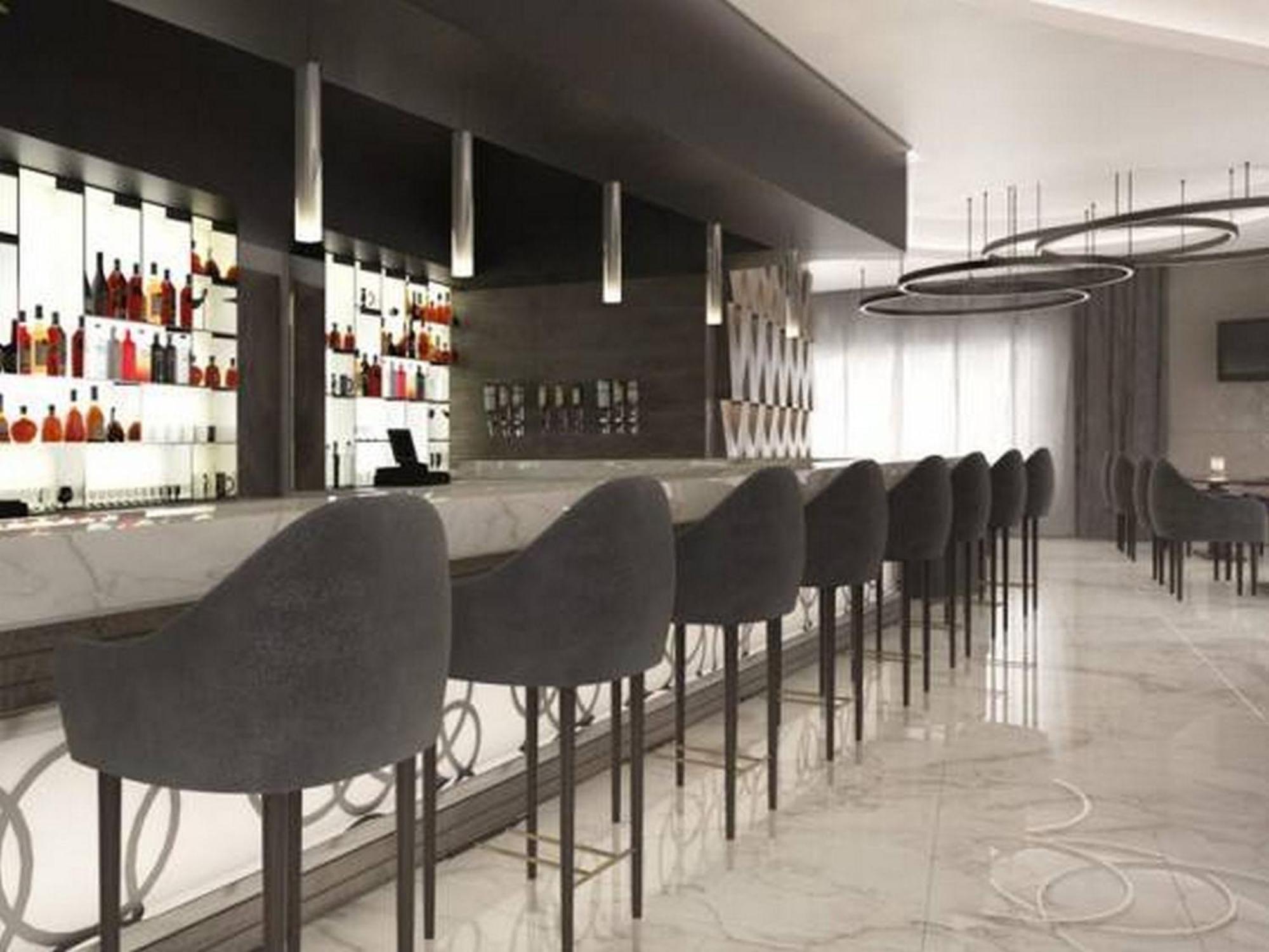 Room In Lodge - The Envoy Hotel And Suites Abuja Luaran gambar