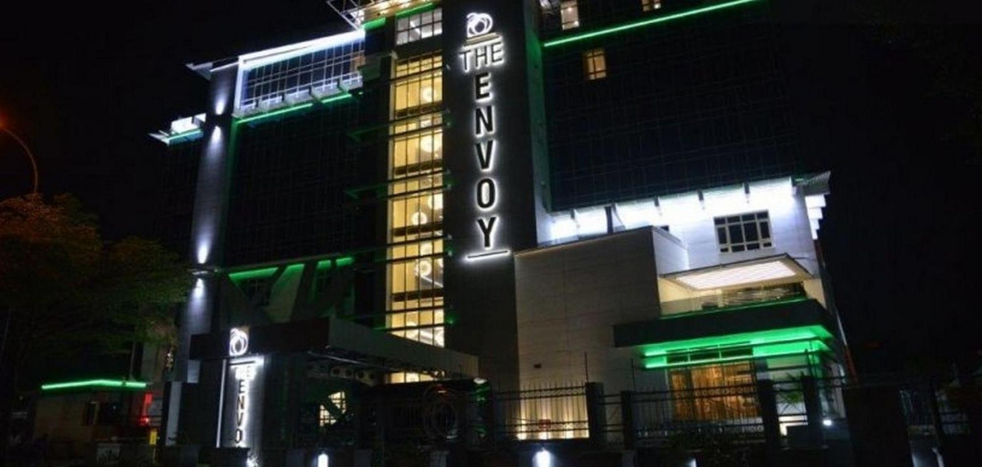Room In Lodge - The Envoy Hotel And Suites Abuja Luaran gambar